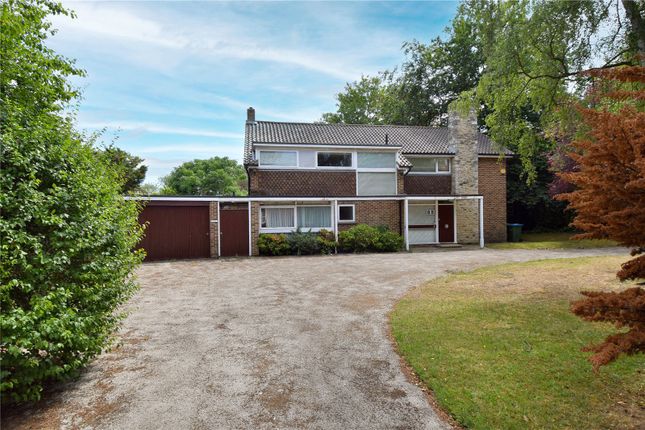Silverdale Avenue, Ashley Park, KT12 4 bed detached house for sale