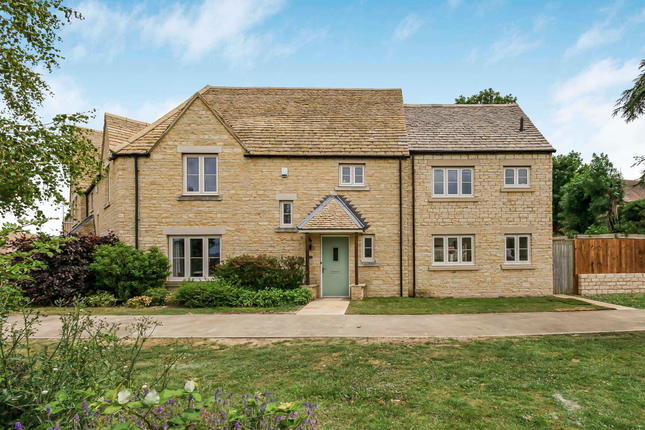 Field View Lane, Gloucester GL3 4 bed semi