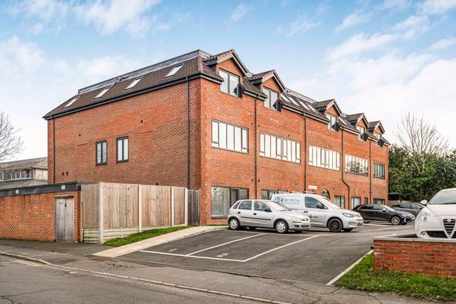 Cleeve Road, Leatherhead 1 bed apartment for sale