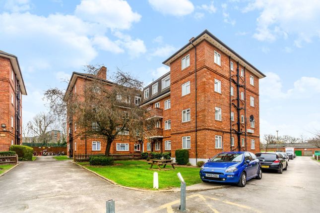 Empire Court, Wembley Park, Wembley, HA9 2 bed flat for sale