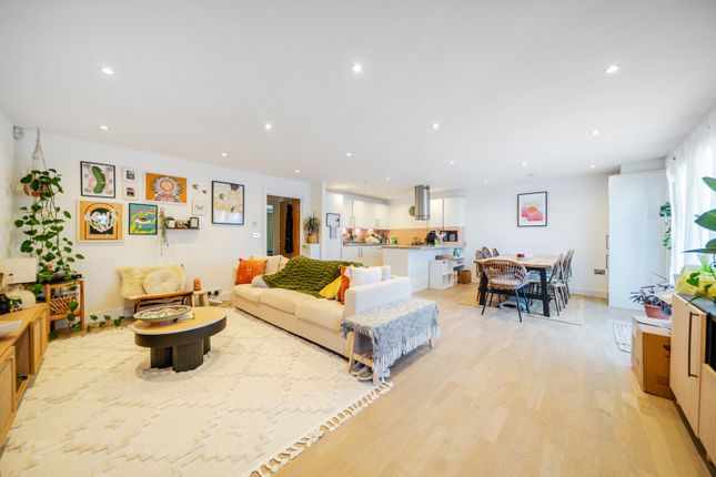 Masons Hill, Bromley 2 bed apartment for sale