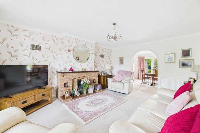 4 bed detached house