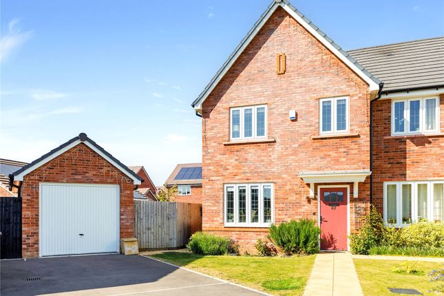 Christ Church Way, Evesham... 3 bed semi