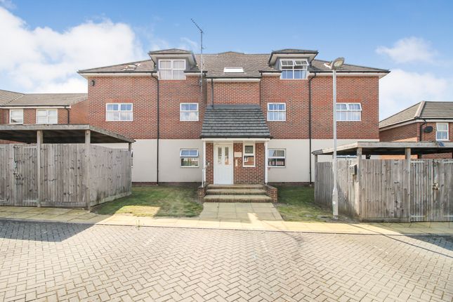 Bedford Court,  Farnborough, GU14 2 bed apartment for sale