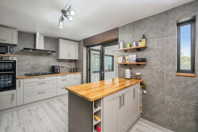 3 bed semi-detached house