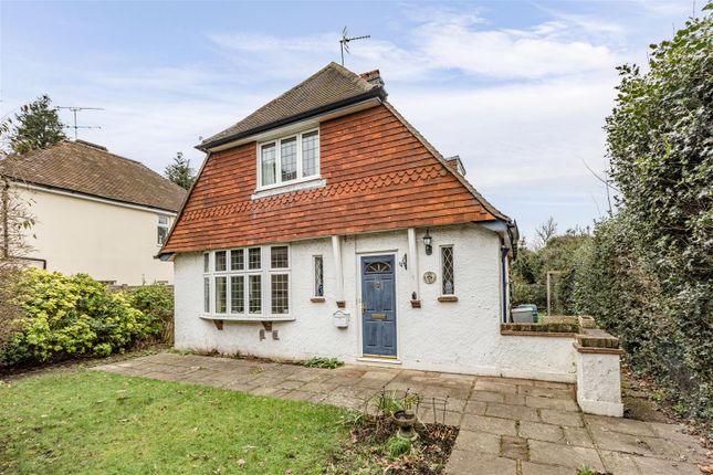 Parvis Road, West Byfleet KT14 2 bed cottage for sale