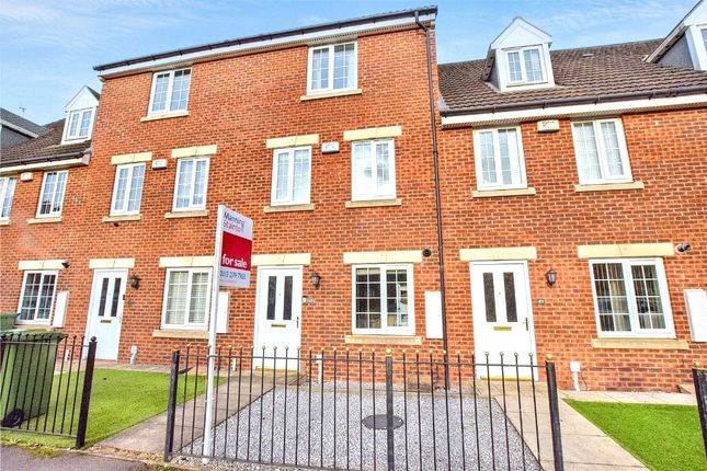Dunlop Avenue, Leeds, West Yorkshire 4 bed terraced house for sale