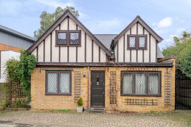 Mountfield Road, Ealing, W5 3 bed detached house for sale