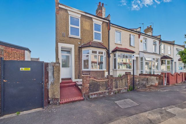 4 bedroom end of terrace house for sale