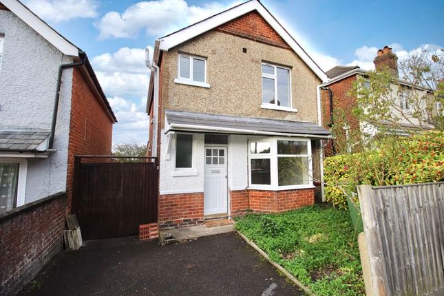 Halstead Road, Southampton SO18 3 bed detached house for sale