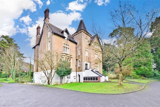 Raglan Road, Reigate, Surrey 2 bed apartment for sale