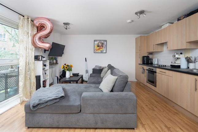 Oakleigh Court, Murray Grove, Hoxton... 1 bed apartment for sale