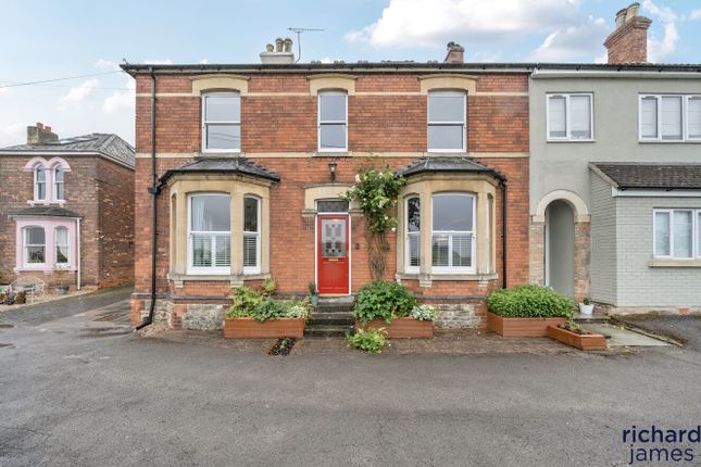 Fairview, Old Town, Swindon, SN1 5 bed semi