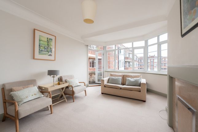 Hillfield Court, Belsize Avenue... 1 bed apartment for sale