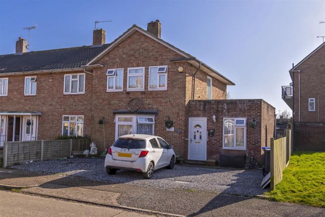 4 bedroom end of terrace house for sale