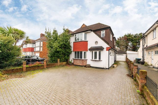 Motspur Park, Motspur Park, New... 3 bed semi