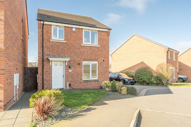 Pullman Drive, Kingswinford, DY6 7BE 3 bed detached house for sale