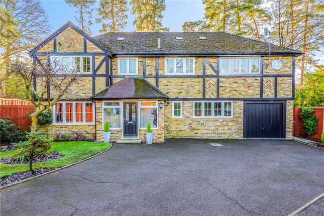 5 bed detached house