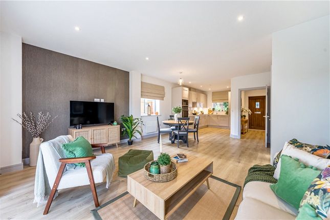 Alexander Gardens, London Road, Binfield 3 bed semi