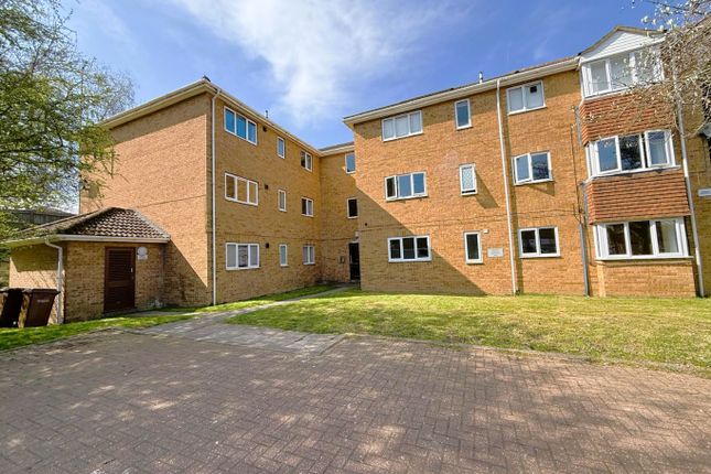 Bond Road, Rainham, 2 bed flat for sale