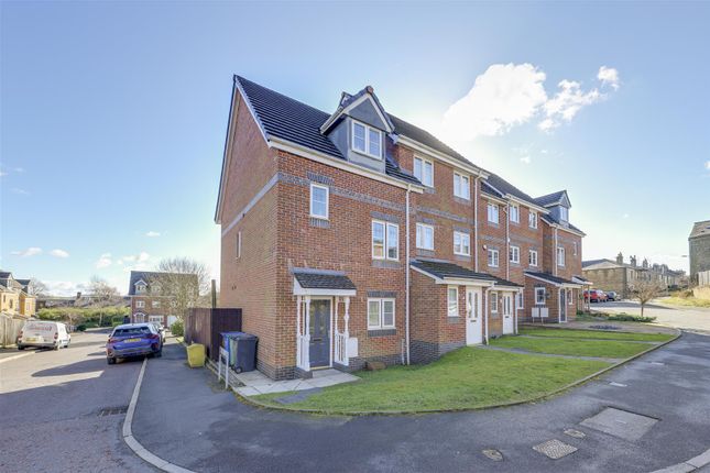 4 bedroom town house for sale