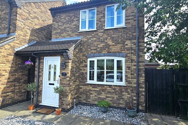 2 bed link detached house