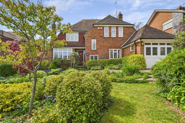 First Avenue, Worthing BN14 3 bed detached house for sale