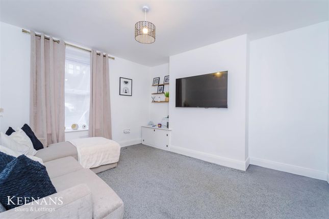 2 bed end terrace house