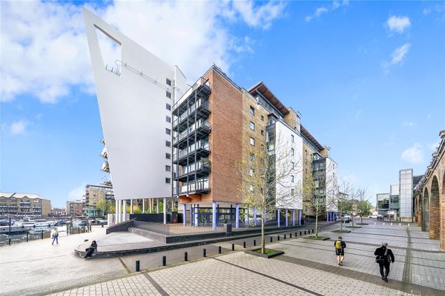 Berglen Court, E14 1 bed apartment for sale
