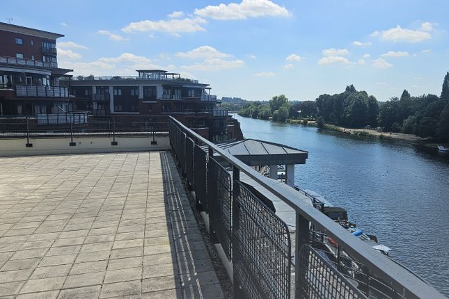 Jerome Place, Kingston Upon Thames KT1 3 bed penthouse for sale