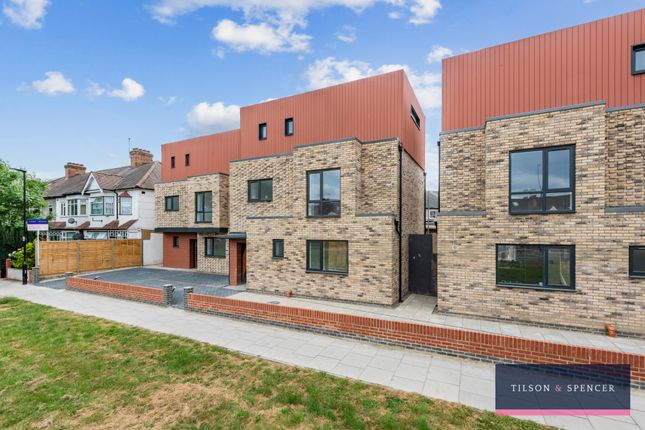 3 bed detached house