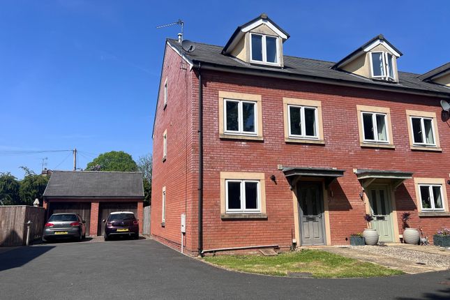 4 bedroom end of terrace house for sale