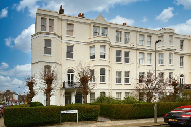 3 bedroom flat for sale