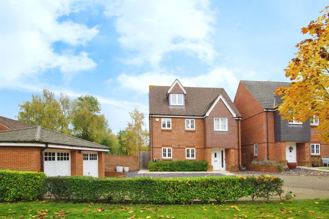 Gosling Close, Swindon SN4 5 bed detached house for sale