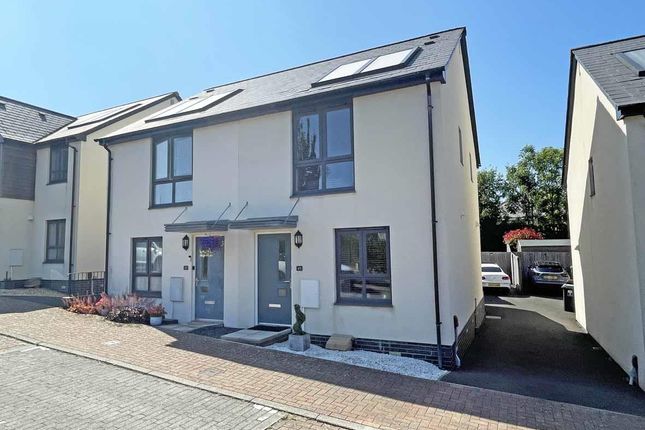 2 bedroom semi-detached house for sale