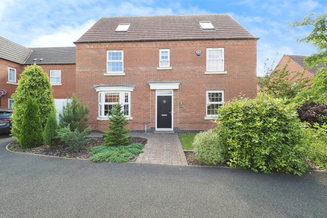 6 bed detached house