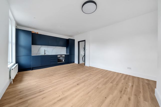 Mattock Lane, Ealing, London 2 bed duplex for sale