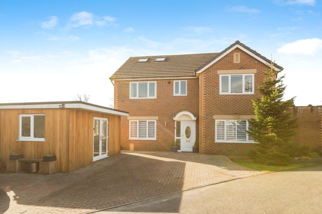 6 bedroom detached house for sale