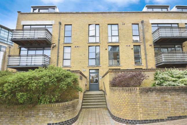 Town Meadow, Ferry Quays 1 bed apartment for sale