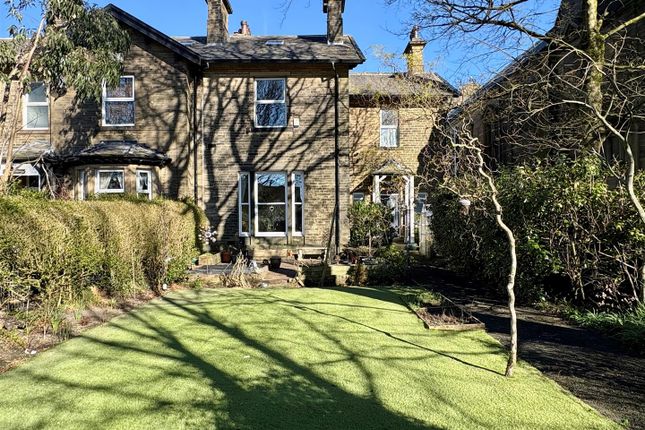 Sandbeds, Queensbury, Bradford 5 bed end of terrace house for sale