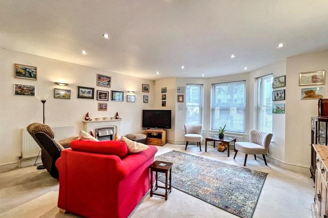 Trinity Trees, Eastbourne 2 bed flat for sale