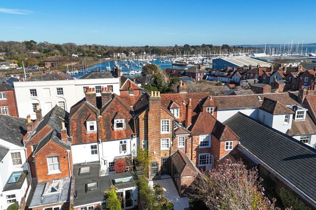 Captains Row, Lymington, SO41 3 bed townhouse for sale