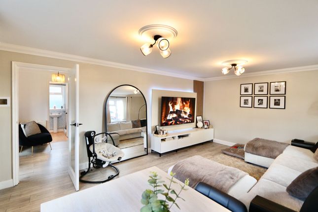 Dylan Avenue, Cefn Fforest, NP12 3 bed end of terrace house for sale