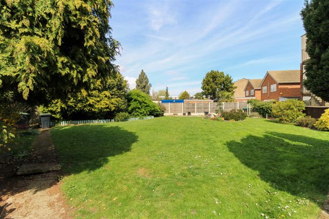 2 bed flat