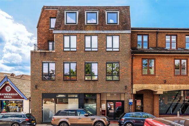 North Street, Leatherhead, Surrey, KT22 1 bed flat for sale