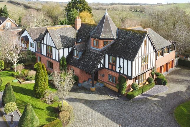 6 bedroom detached house for sale