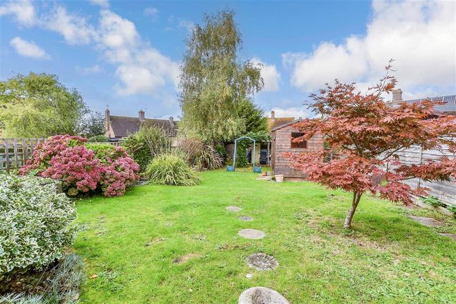 Pittlesden, Tenterden, Kent 3 bed semi