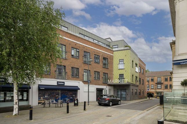 Market Place, Brentford TW8 1 bed flat for sale