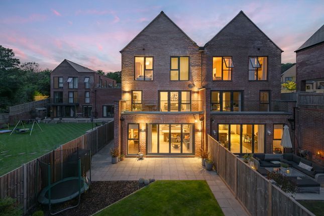 4 bedroom semi-detached house for sale