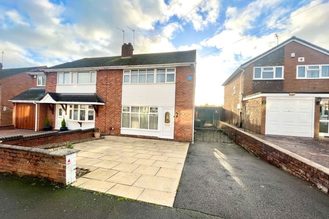 The Straits, Dudley DY3 3 bed semi